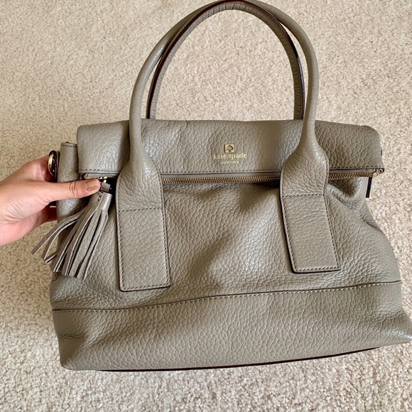 Taupe Cobblehill Kate Spade bag w/detachable strap - Picture 4 of 8